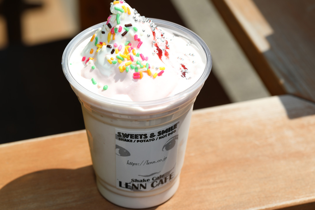 LENN CAFE（レンカフェ）「れんかふぇ・レンかふぇ」4月限定シェイク「Strawberry Rare Cheese Shake（ストロベリーレアチーズシェイク）」3